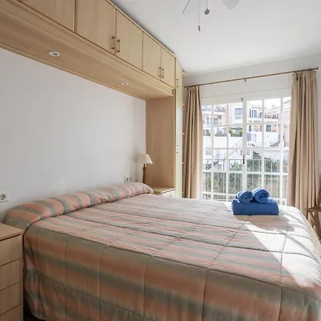 Flores 5 - Large Townhouse Дом отдыха
